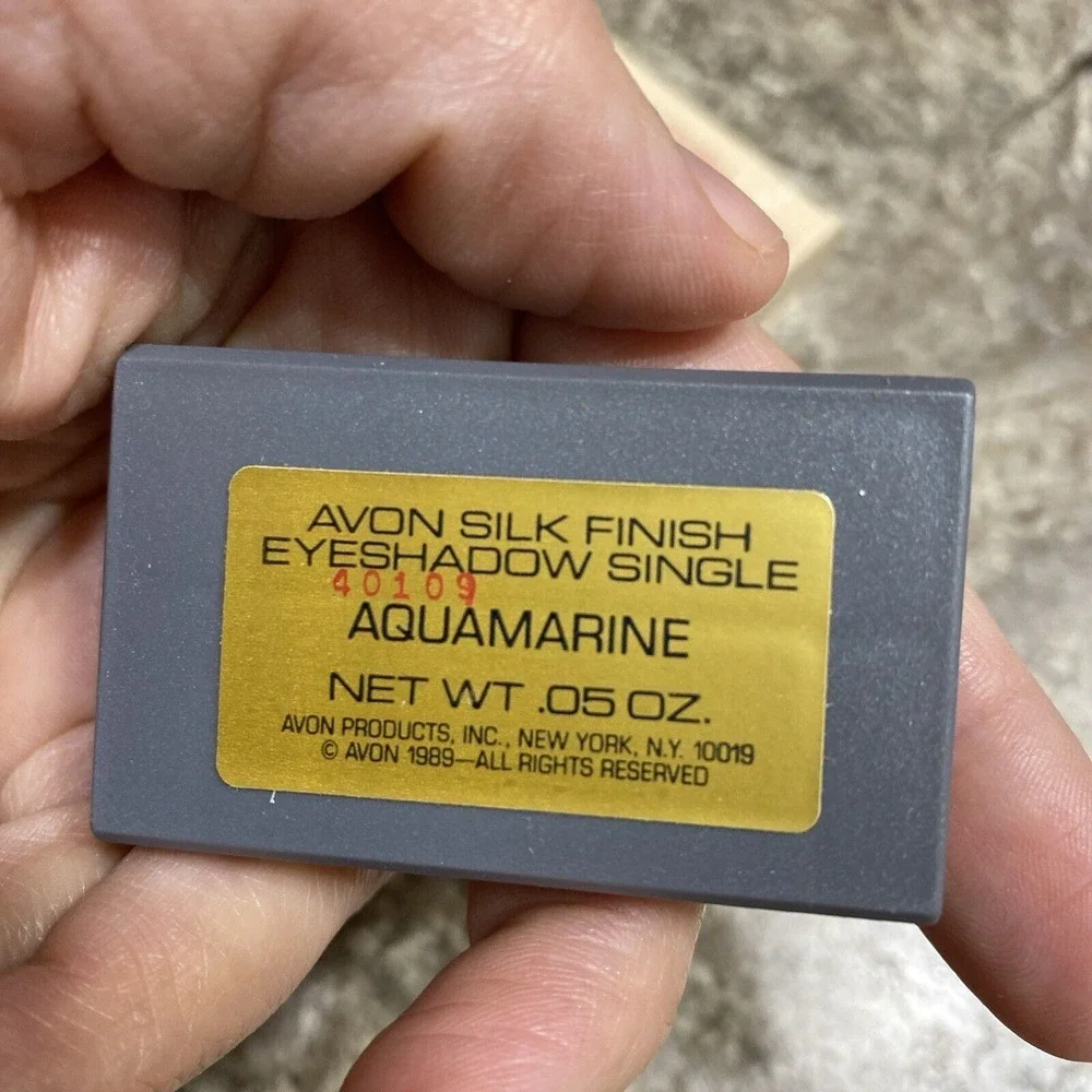 Original Avon Silk‎ Finish Eyeshadow Single In Aquamarine